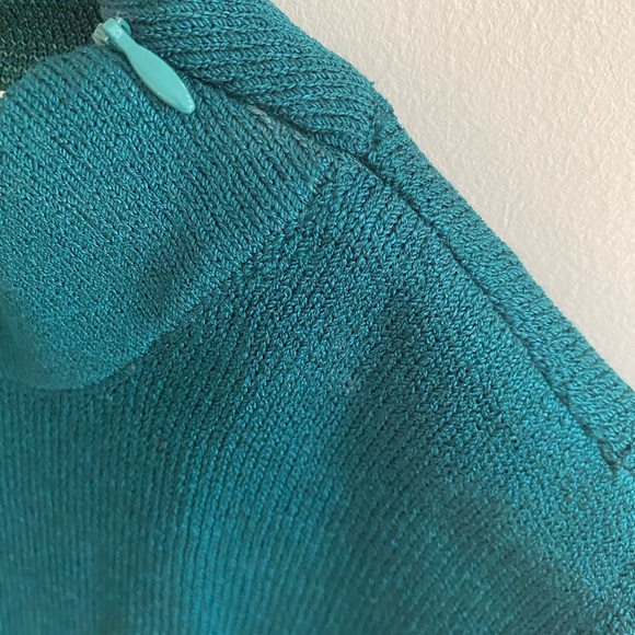 St. John Sleeveless Mock Neck Sweater Tank Petite - Picture 2 of 3